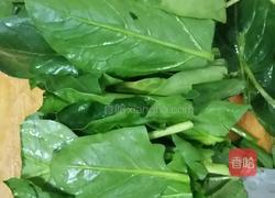 菠菜炒肉的做法图解3