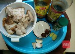 冰糖酸梅焖扣肉的做法图解1