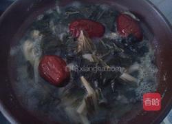 白菜干猪踭汤的做法图解7