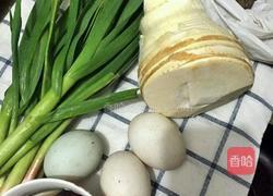 大蒜炒年糕的做法图解1