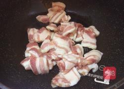 酸菜炖五花肉粉条的做法图解1