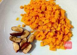 红枣麦片南瓜粥的做法图解2