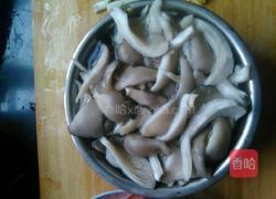 西红柿炒蘑菇的做法图解2