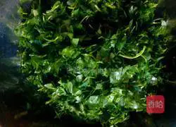 Illustration of making grass cakes 3