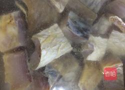 农家干椒烧腊鱼的做法图解1