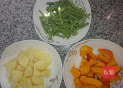 $为女王做道菜$南瓜土豆烩豆角的做法图解2