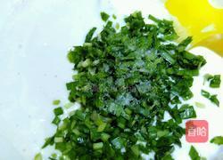 韭菜鸡蛋火腿卷饼的做法图解4