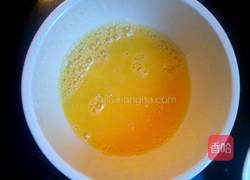 蘑菇蛋花汤的做法图解3
