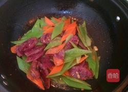 腊肠炒莴笋的做法图解6