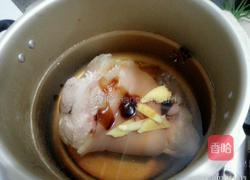 卤蹄髈的做法图解3