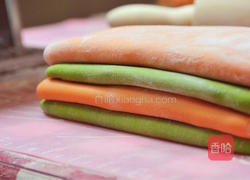 彩色面条的做法图解10