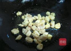 彩蔬炒鸡丁的做法图解5