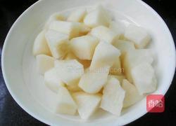 冰糖银耳雪梨的做法图解2