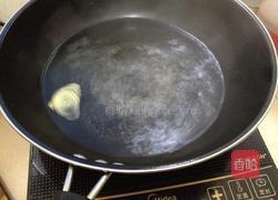 爆炒蚝油花蛤的做法图解1