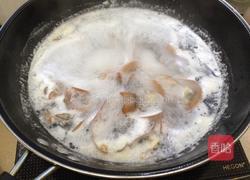 爆炒蚝油花蛤的做法图解2