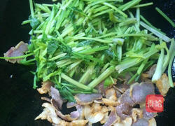 芹菜炒腊肉的做法图解7