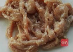 包菜炒泡面的做法图解3