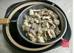 胡萝卜烧牛腩的做法图解3