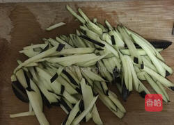 青椒炒茄子的做法图解1