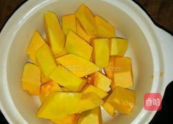 咸蛋黄焗南瓜的做法图解4