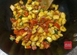 彩蔬炒馒头的做法图解7