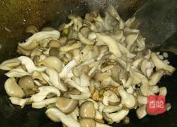 秀珍菇炒肉的做法图解4