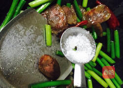 糖醋香肠蒜苔的做法图解10