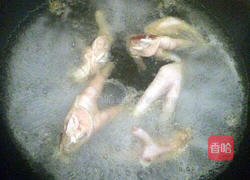 党参凤爪汤的做法图解2