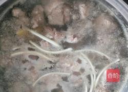 排骨莲藕土豆汤的做法图解5