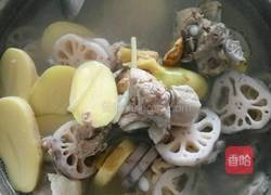 排骨莲藕土豆汤的做法图解7