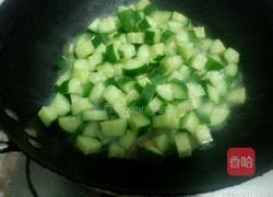 黄瓜炒肉粒的做法图解7