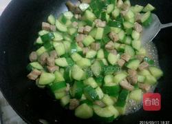 黄瓜炒肉粒的做法图解8