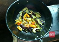 青椒炒茄子的做法图解3