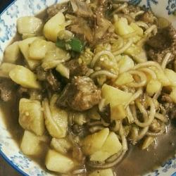 排骨土豆炖粉条的做法[图]