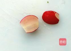 樱桃萝卜拌木耳的做法图解2