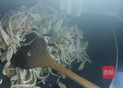腊肉烩竹笋的做法图解3