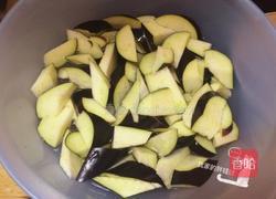 麻婆风味韭菜茄子的做法图解1