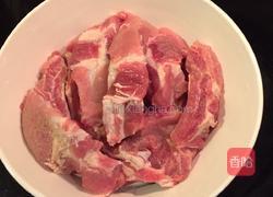 红烧韩国烧烤酱西红柿排骨的做法图解1