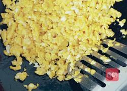 韭菜鸡蛋馅饼的做法图解1