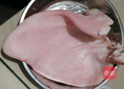 卤猪耳的做法图解1