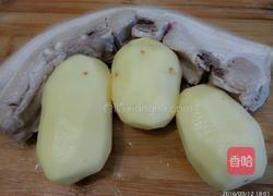 土豆烧五花肉的做法图解2