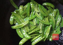 荷兰豆炒肉的做法图解5