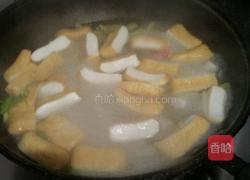 蟹棒鱼豆腐咸菜汤的做法图解4