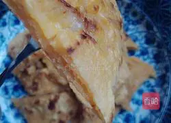 Illustration of how to make kimchi cake 6