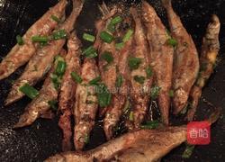 香煎多春鱼🐠的做法图解3