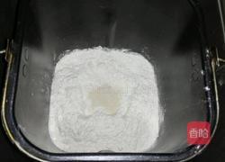 葡萄干小面包的做法图解2