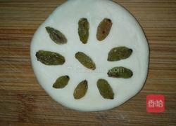 葡萄干小面包的做法图解6