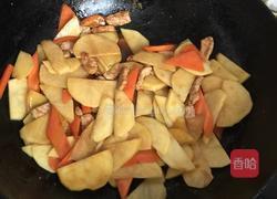 土豆片炒胡萝卜的做法图解4
