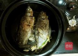 砂锅枸杞香菇鲫鱼豆腐汤的做法图解10