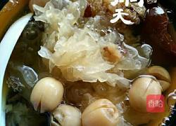 银耳莲子红枣汤的做法图解3